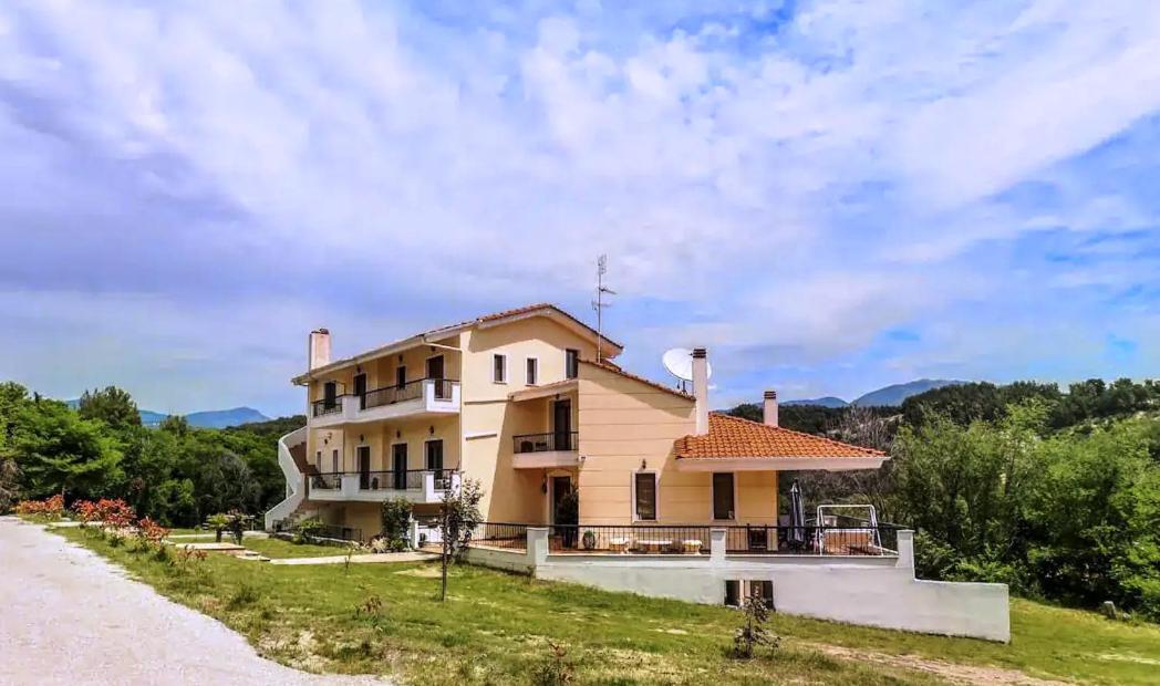 Villa Acropolis Serres Next To Center ภายนอก รูปภาพ